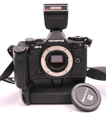 OLYMPUS OM-D E-M5II, SHC art