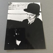 MAGRITTE - Photo de presse