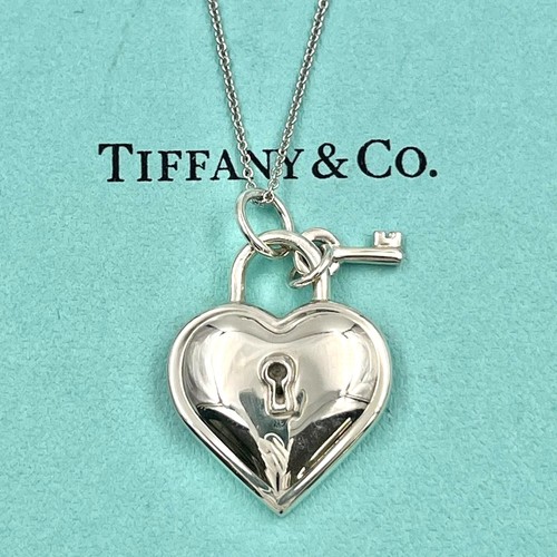Collana con ciondolo chiave