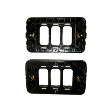 Supporto Molveno GL2000 Legrand  1368  in resina  a 3 posti  per 503  Nuovo!