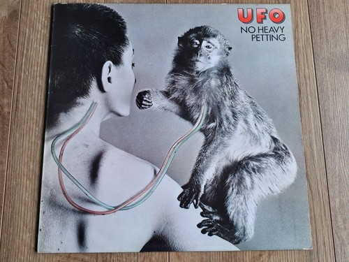 Ufo heavy petting lp 1976 - ufo,