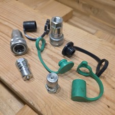 KUBOTA TRATTORE CARICATORE ATTACCO RAPIDO IDRAULICO E NIPPLO CON TAPPI