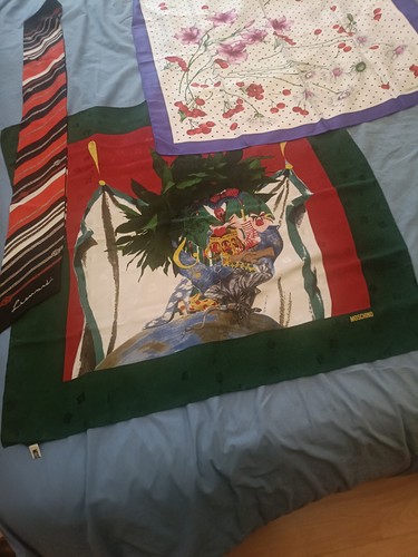 Due foulard una - foulard,