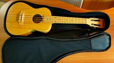 chitarra Ukulele di bambù