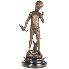 Scultura in bronzo ragazzo con