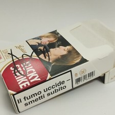 Pacchetto di sigarette vuoto Lucky Strike rosso autografato da Vasco Rossi.