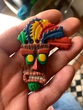 CRASH BANDICOOT AKU AKU MASK ACTION FIGURE 7,5 CM accessorio