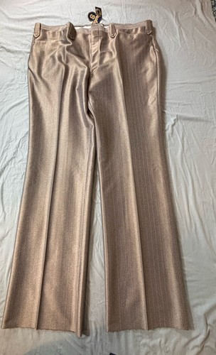 Pantaloni eleganti nuovi