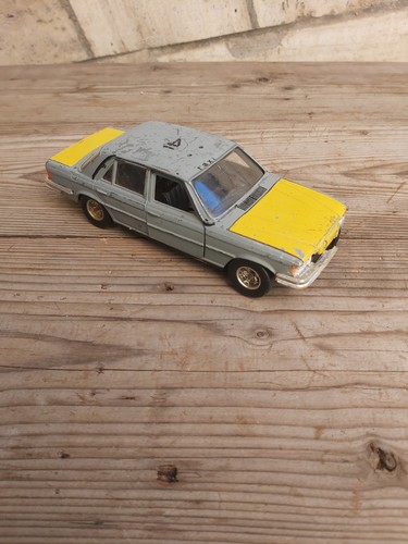 Burago mercedes 450 taxi - 24,