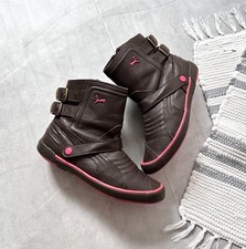 Scarpe sneakers stivali