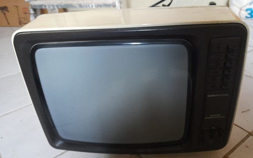 Televisore bianco nero - televisore, e