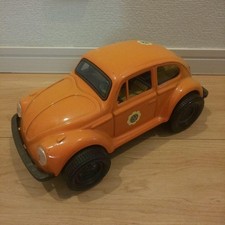 Auto giocattolo in latta