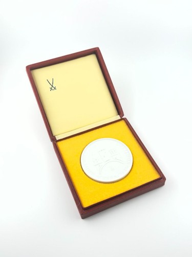 Medaglia porcellana ddr - porcellana,