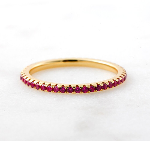 Anello fascia eternità rubino