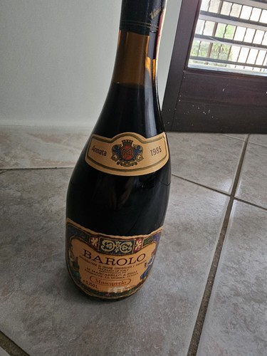 Bottiglia vino 1985 barolo - bottiglia,