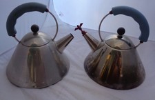 DUE BOLLITORE ALESSI IN ACCIAIO INOX CON MANICO E FISCHIETTO A FORMA DI UCCELLO