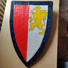 medieval heater shield. functional  - scudo medievale riscaldante. funzionale