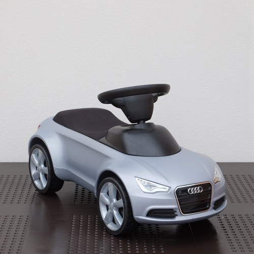Macchina giocattolo audi - macchina,