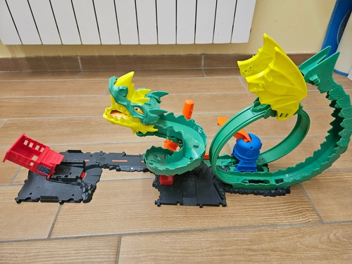 Pista hot wheels - ,