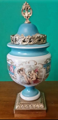 Splendida potiche con putti - con,