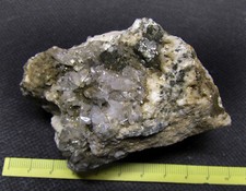 Minerali   PIRITE su CALCITE,  miniera di Traversella  TO