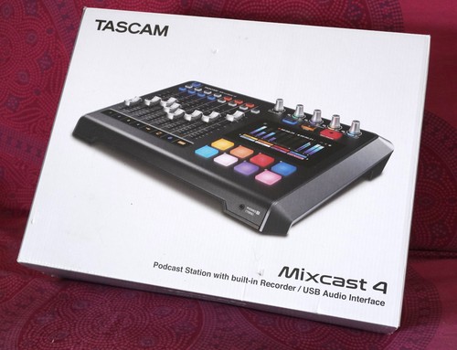 Tascam mixcast console mixer - 4,