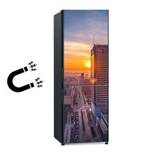 Calamita cucina frigo congelatore Varsavia Polonia città al tramonto edifici strada