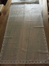 Tendina pizzo sintetico  fiori e cuori colore panna foderata in tela di cotone 