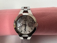 Orologio  Seiko Serie Lukia Quartz Da Donna Con Calendario E Quandrante Bianco