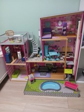 CASA BARBIE BAMBOLE IN LEGNO