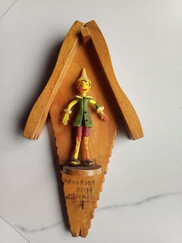 Pinocchio con casetta legno - pinocchio,