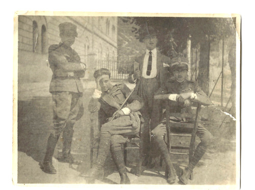 Regio esercito militari - militari, posano