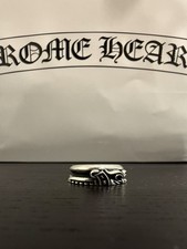 Anello mezzo pugnale cuori