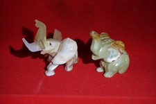 COPPIA DI ELEFANTI IN MARMO-