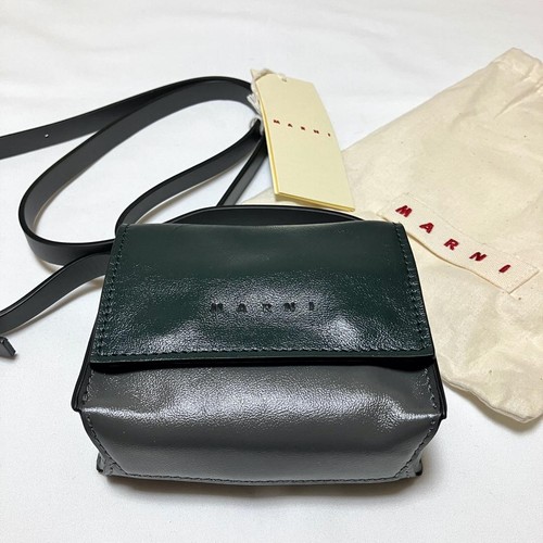 Nuova con etichette borsa a - etichette],