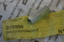 Dado distanziale carter motore