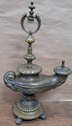 Antica grande lampada - a, gas