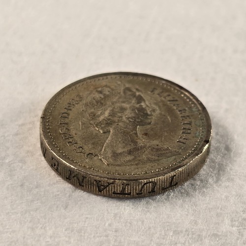 Moneta una sterlina regina - moneta,