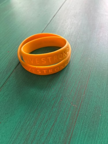 Due braccialetti gomma - due,