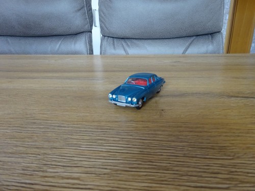Corgi toys 238 jaguar - jaguar, x