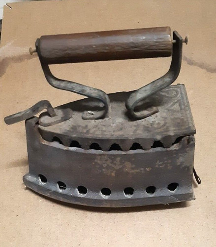 Ferro stiro antico molto - antico,