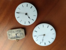 Tre orologi da taschino senza cassa solo meccanismo e datarrio primi 900