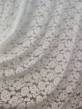 Tende a metro devore fiori