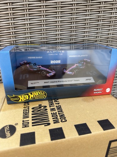 Hot wheels premium - 2, pack