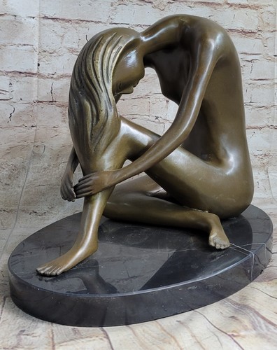 Elegante statua bronzo e - elegante,