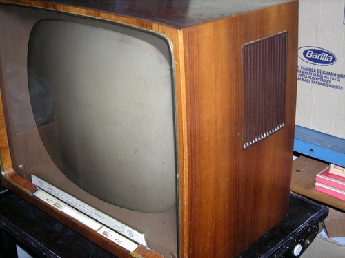 Vecchio televisore valvole - televisore, a