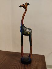 Giraffa di legno intagliata e pitturata a mano
