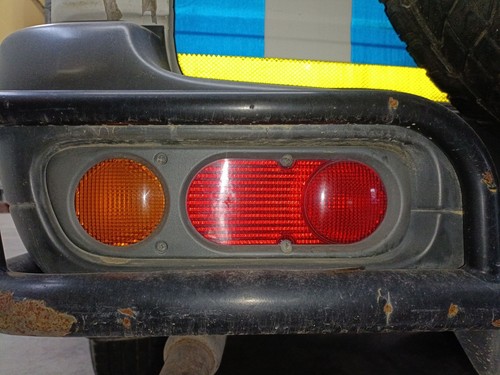 Rear left bumper lamp - left,