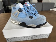 Air Jordan 4 UNC University