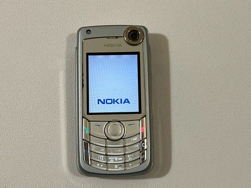 Nokia 6680 cellulare vintage